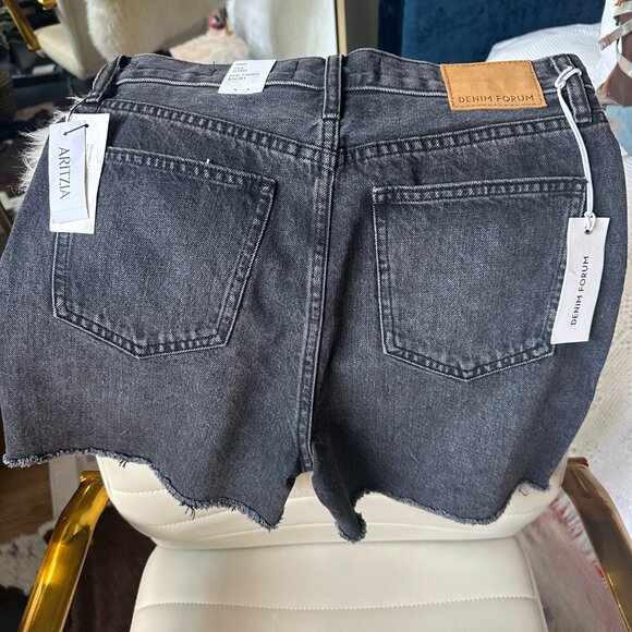 Aritzia Denim Forum black mid thigh jean shorts size 28 New w/ tags! (NWT) - Picture 4 of 5